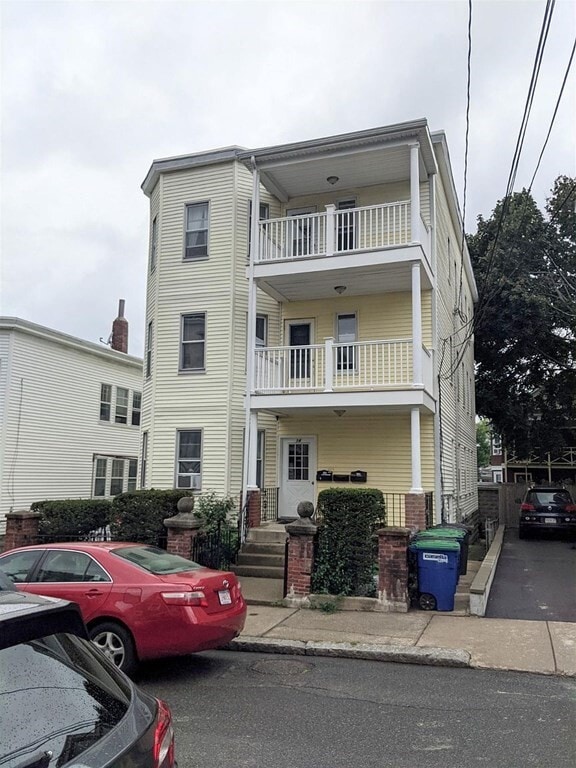 Building Photo - 18 Belknap St
