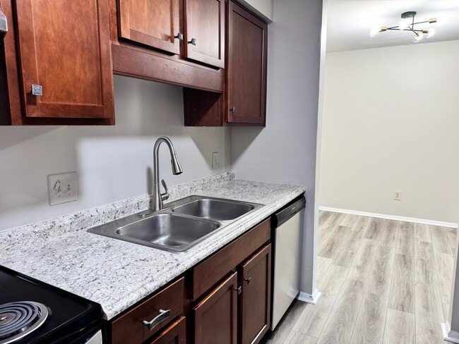Building Photo - 1208 Schaub Dr