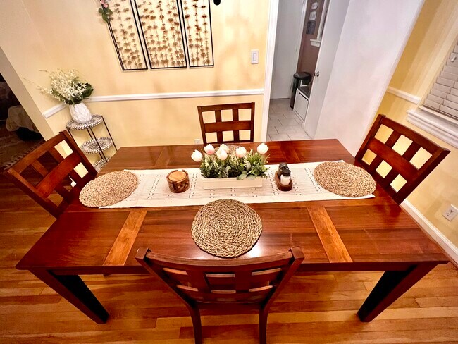 Building Photo - 430 Lindbergh Dr NE