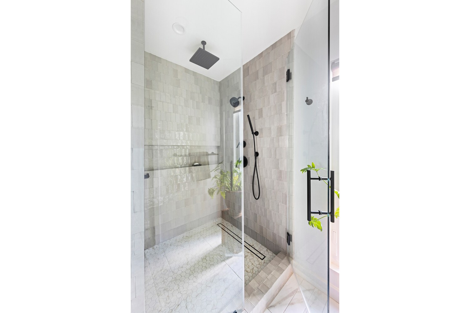 Building Photo - 1772 S Orange Grove Ave