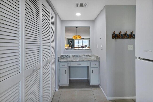 Building Photo - 14459 River Beach Dr