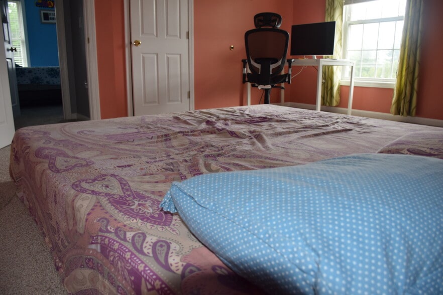 3rd Bedroom - 27 Georgetown Dr