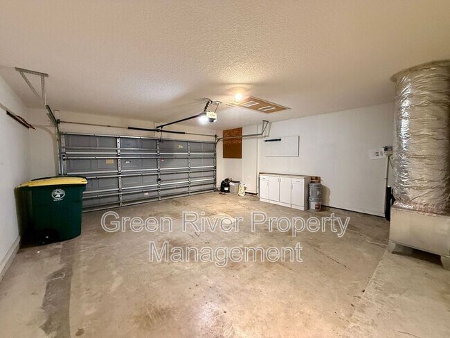 Building Photo - 8716 Canopy Oaks Dr