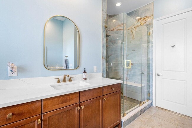 Building Photo - 1875 Highland Grove Dr