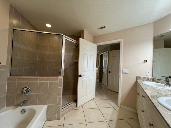 Building Photo - Furnished/Short Term Rental ** Available 5/1/26 ** 3 Bed/2 Bath Condo ** Punta Gorda ** $2,750/mo...