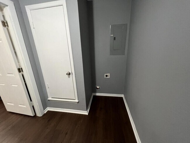 Building Photo - 3300 Winderemere Drive