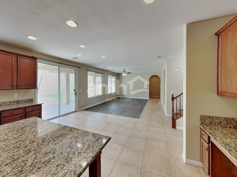 Building Photo - 627 Blue Snow River Ct