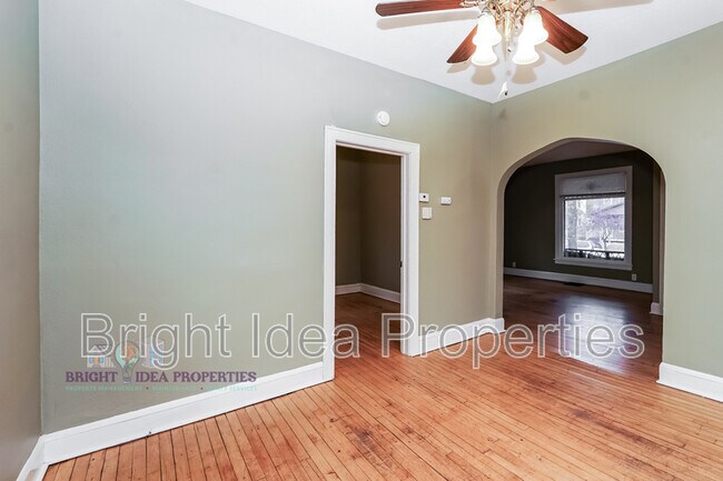 Building Photo - 3322 Clinton Ave