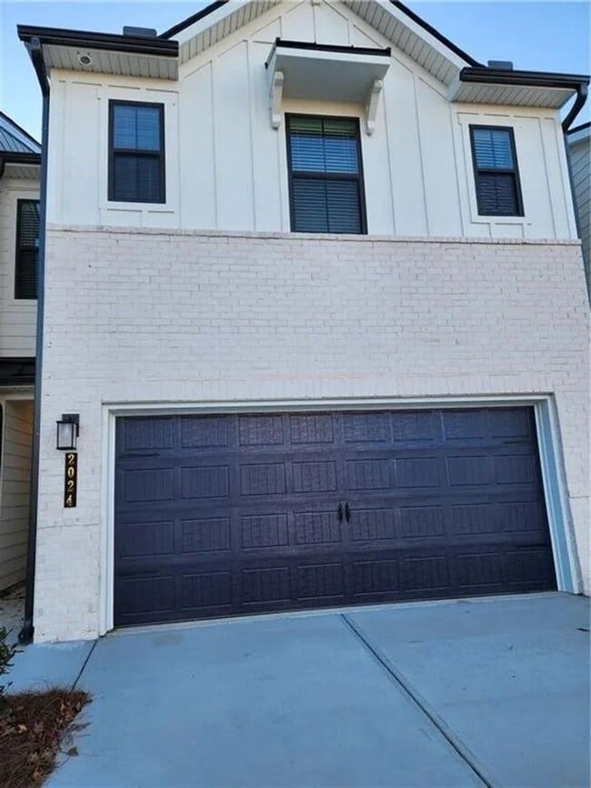 Primary Photo - Spacious 3BR Townhome in Lawrenceville