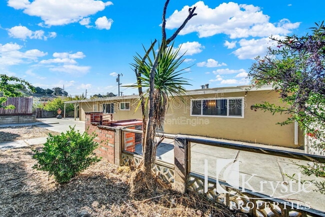 Building Photo - 1114 Coronel Ave