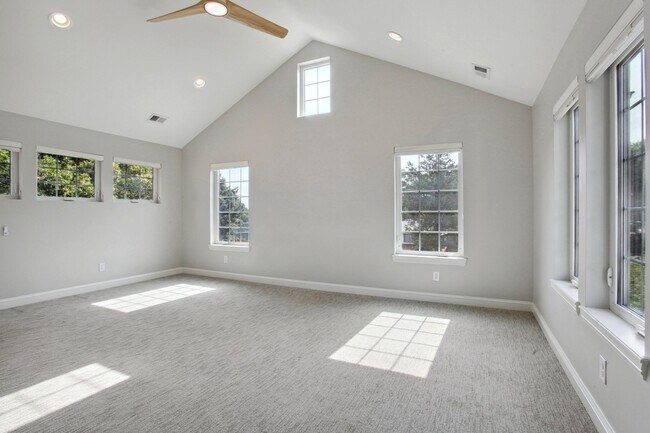 Building Photo - 175 S Jasmine St