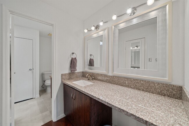 Building Photo - 9850 Pagewood Ln