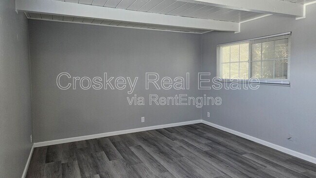 Building Photo - 314 Beck St