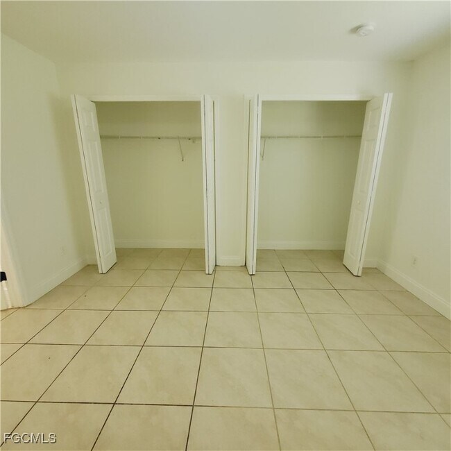 Building Photo - 777 Bedford Dr