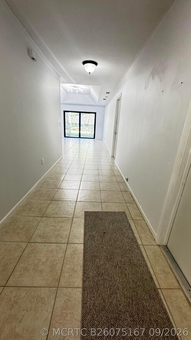 Building Photo - 20970 Concord Green Dr W