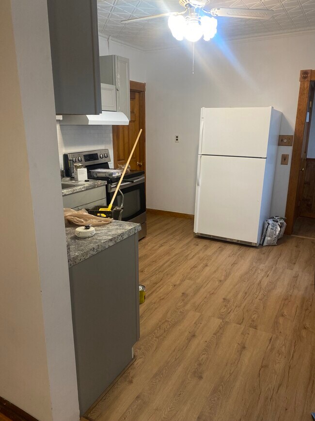 Building Photo - 39 Saint James St