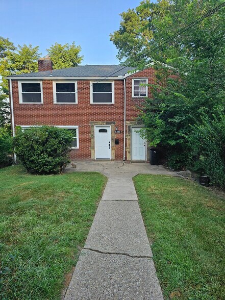 Building Photo - 4355 Coleridge St