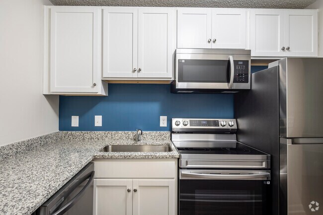 2BR, 1BA - 740SF - Kitchen - The Flats Off Main