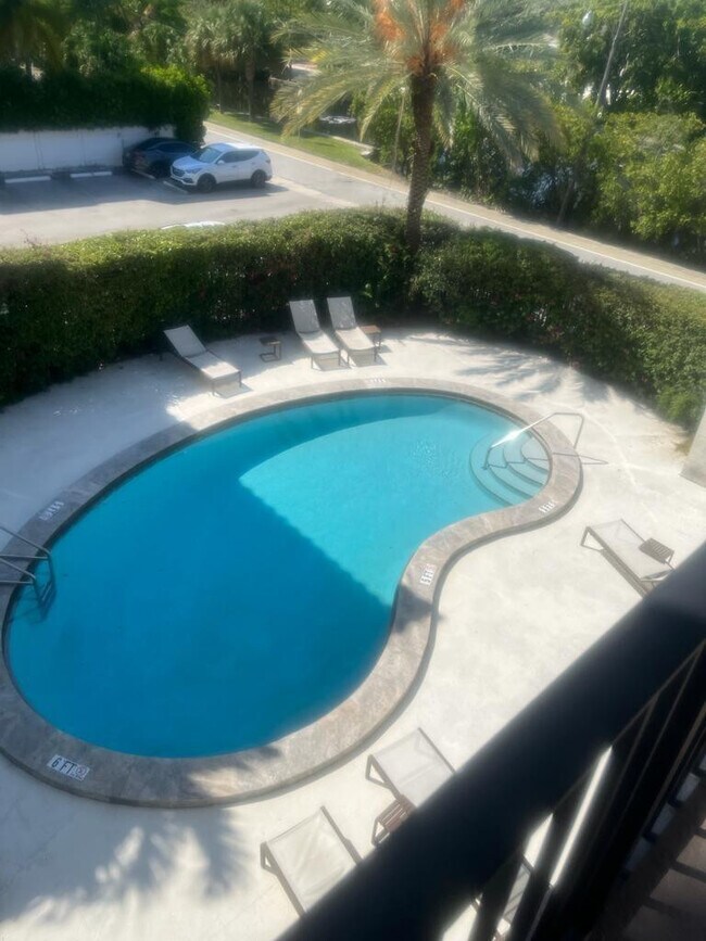 Building Photo - 924 SE 2nd St