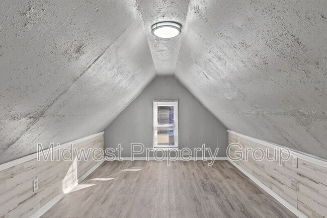 Building Photo - 6619 Etzel Ave