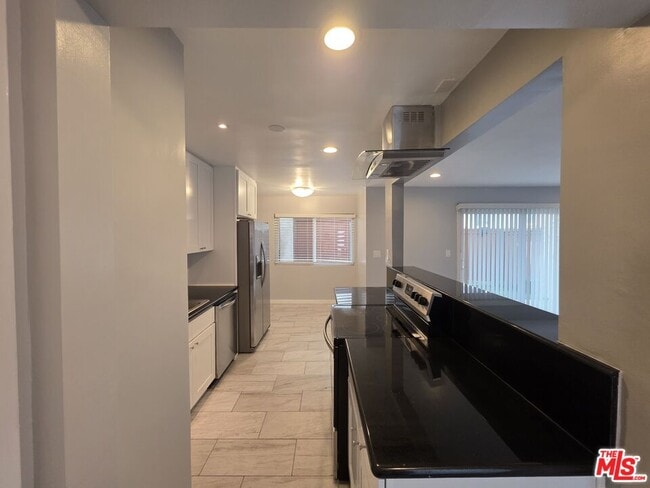 Building Photo - 210 S Lucia Ave