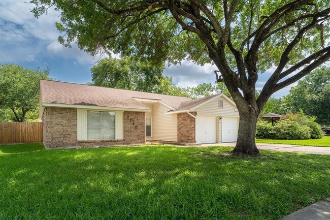 Building Photo - 2790 Wood Hollow Dr
