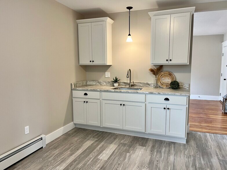 Building Photo - 86 Grove St