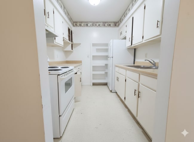 Building Photo - Charming & Spacious 3-Bedroom Apartment in Greenwood Park