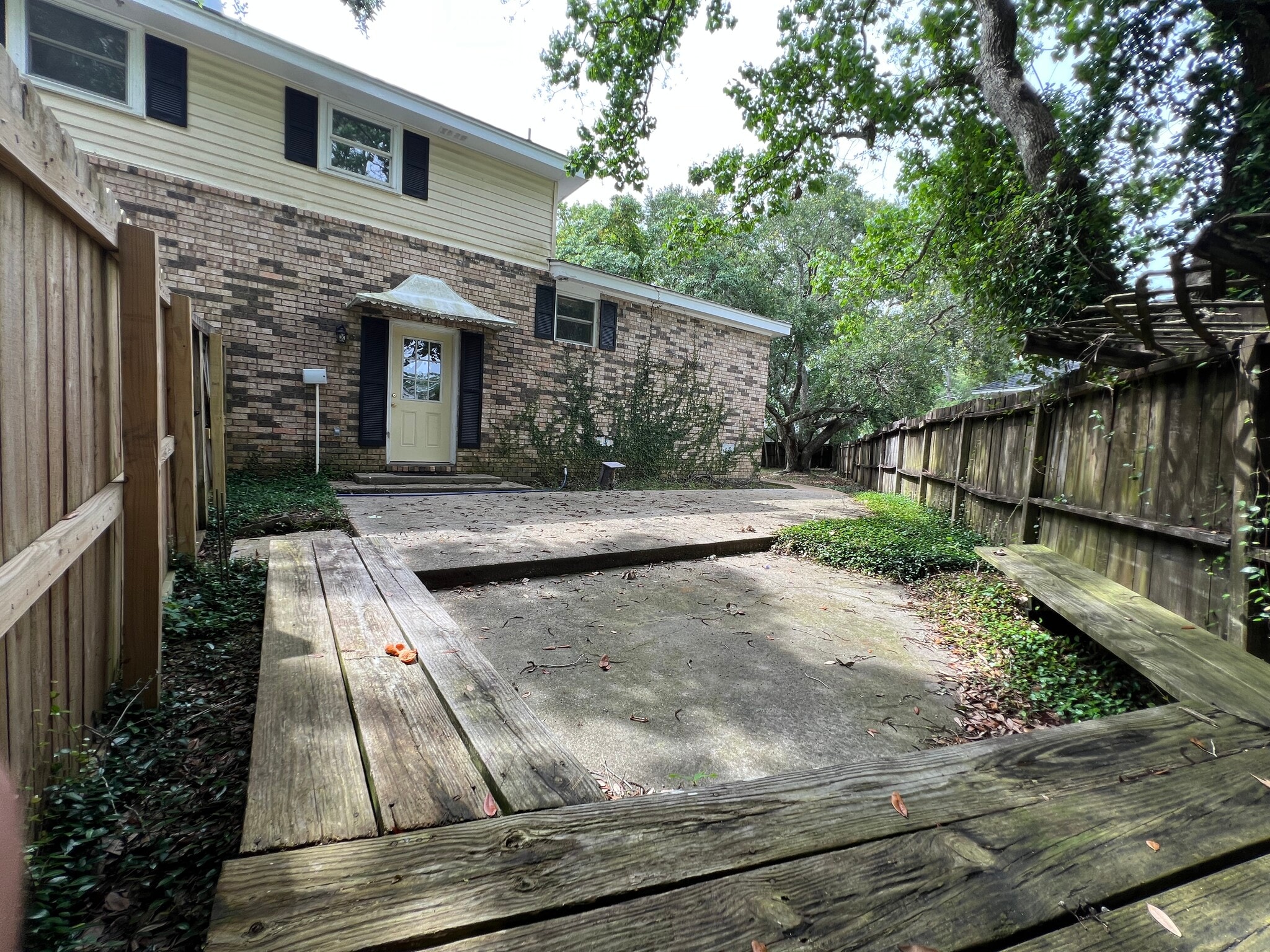 Building Photo - 27 Bayou View Dr