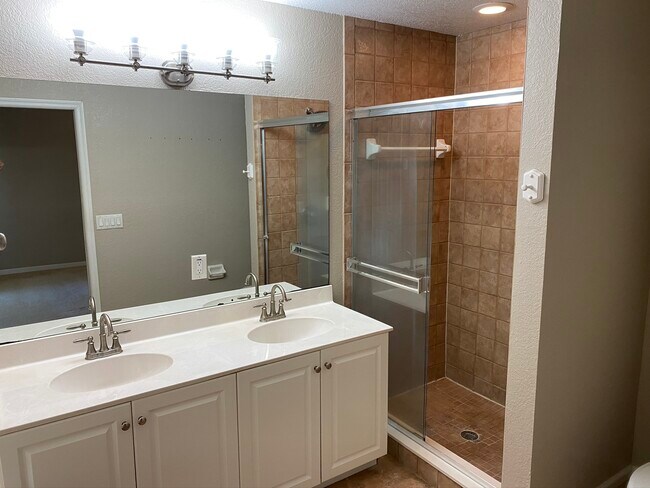 Building Photo - 7970 Evelyn Ct