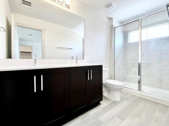 Building Photo - 1056 Winnsboro Lp