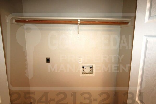 Building Photo - 1708 Windward Dr