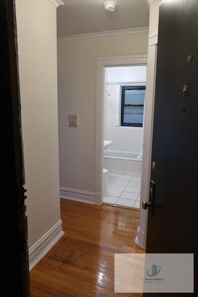 Building Photo - 2617 W Gunnison St