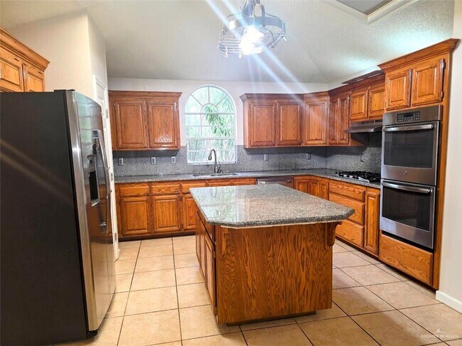 Building Photo - 28 N "E" St