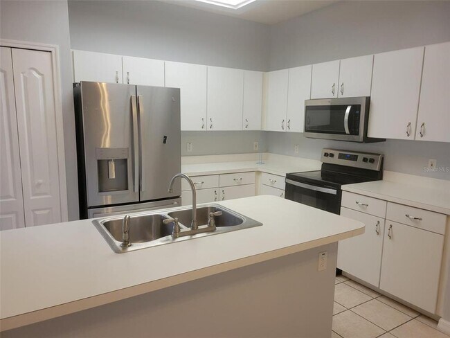 Building Photo - 4009 Hammersmith Dr