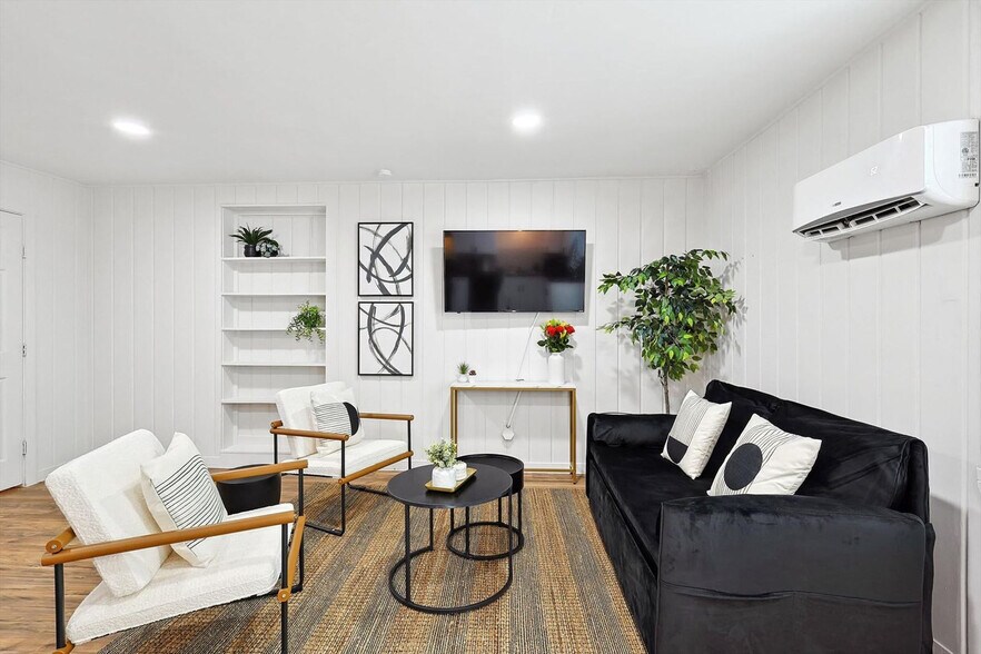 Building Photo - 329 Blandin St