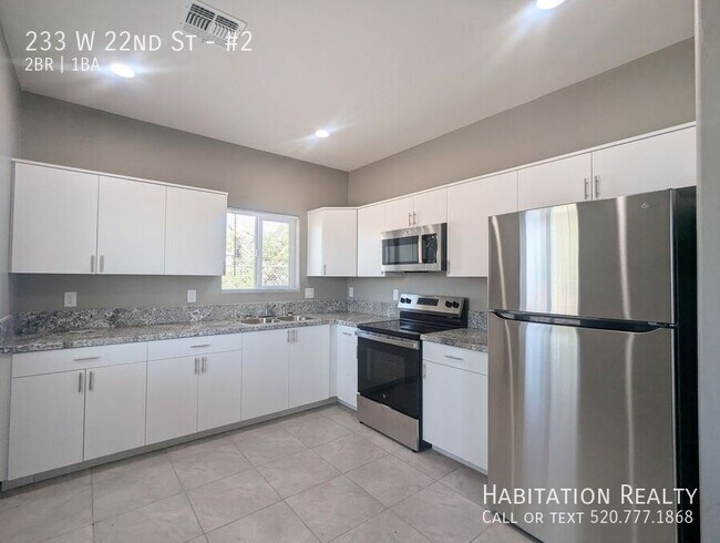 Primary Photo - 233 W 22nd St