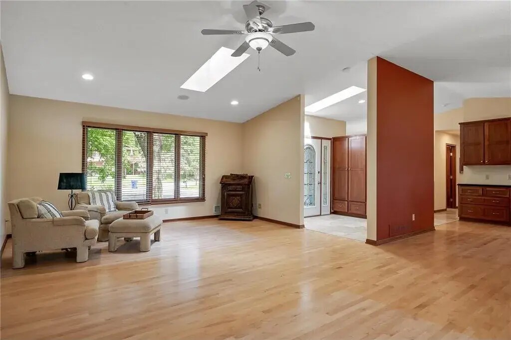 Building Photo - 957 Pine View Ct