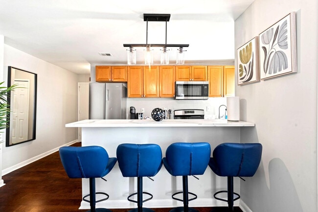 Building Photo - 128 Bainbridge St