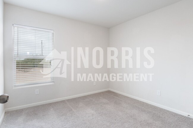 Building Photo - Beautiful New Home in Arizona City