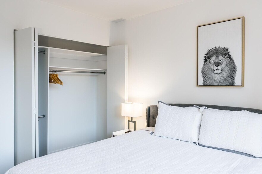 Building Photo - 45 E 33rd St