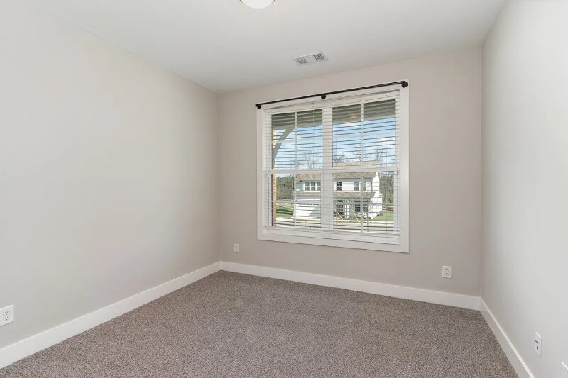 Building Photo - 577 Davis Vly Dr