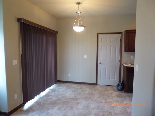 Building Photo - 3 Bed, 2.5 Bath in Post Falls, ID! Move-in...