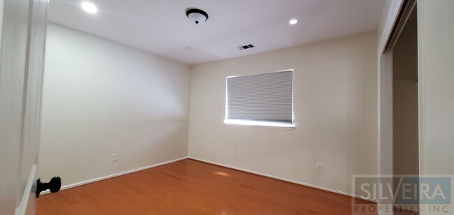 Building Photo - 1638 N Suey Rd