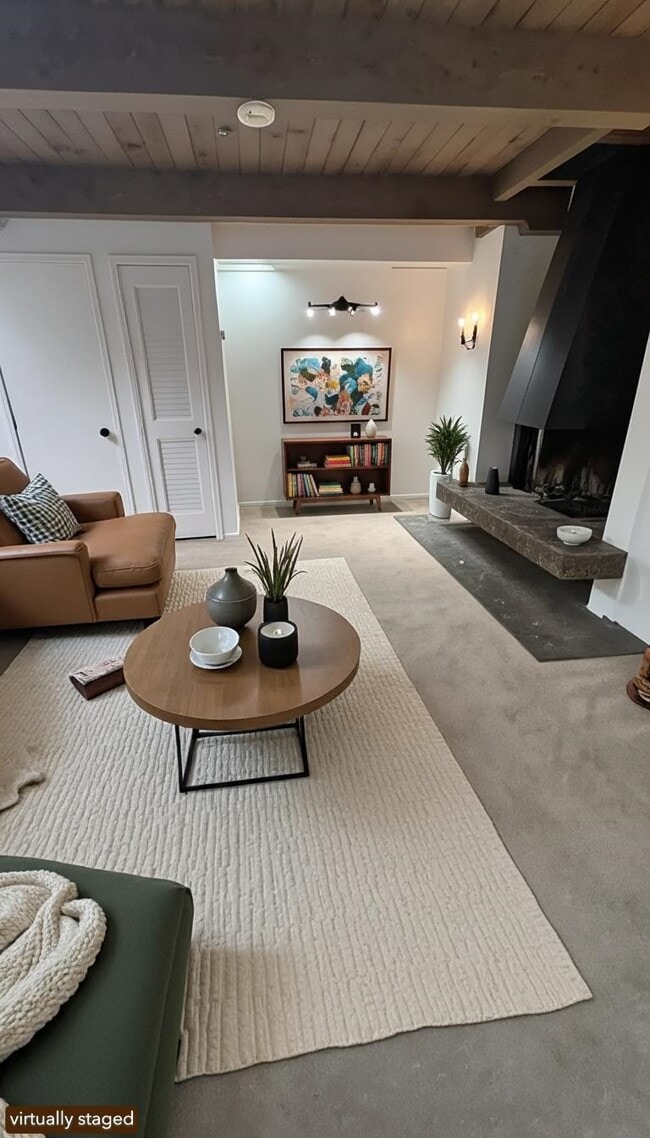 Building Photo - 902 F St