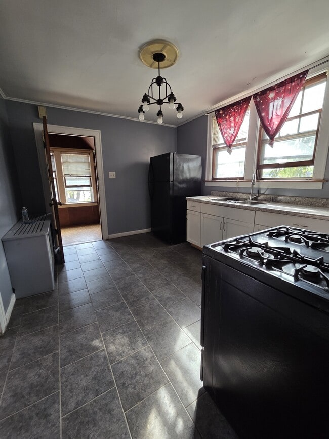 Building Photo - 9757 S Ave M