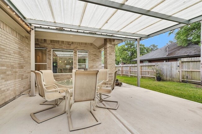 Building Photo - 29019 Pine Forest Dr