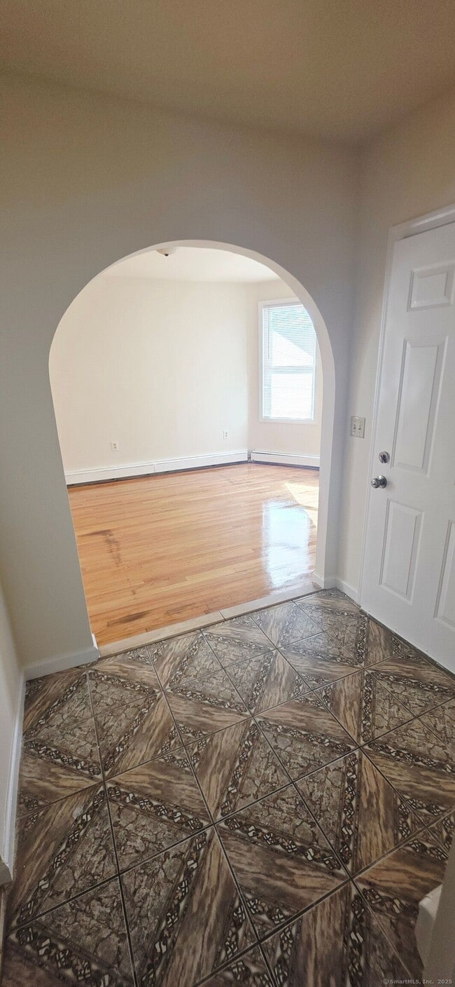 Building Photo - 160 4th St