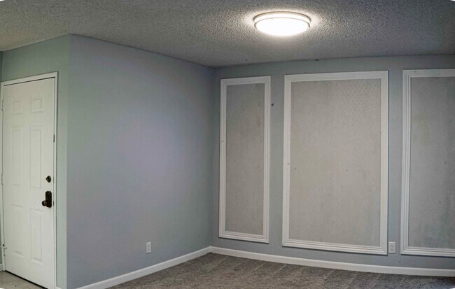 Building Photo - 2017 Normandy Ct