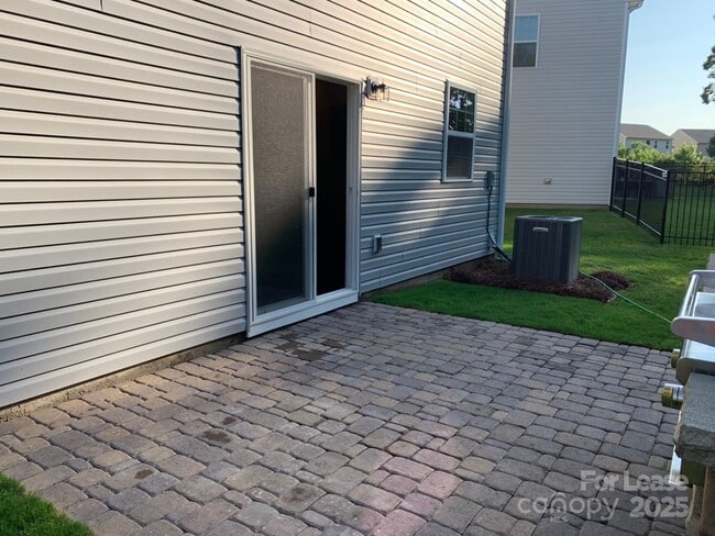 Building Photo - 143 Wrangell Dr